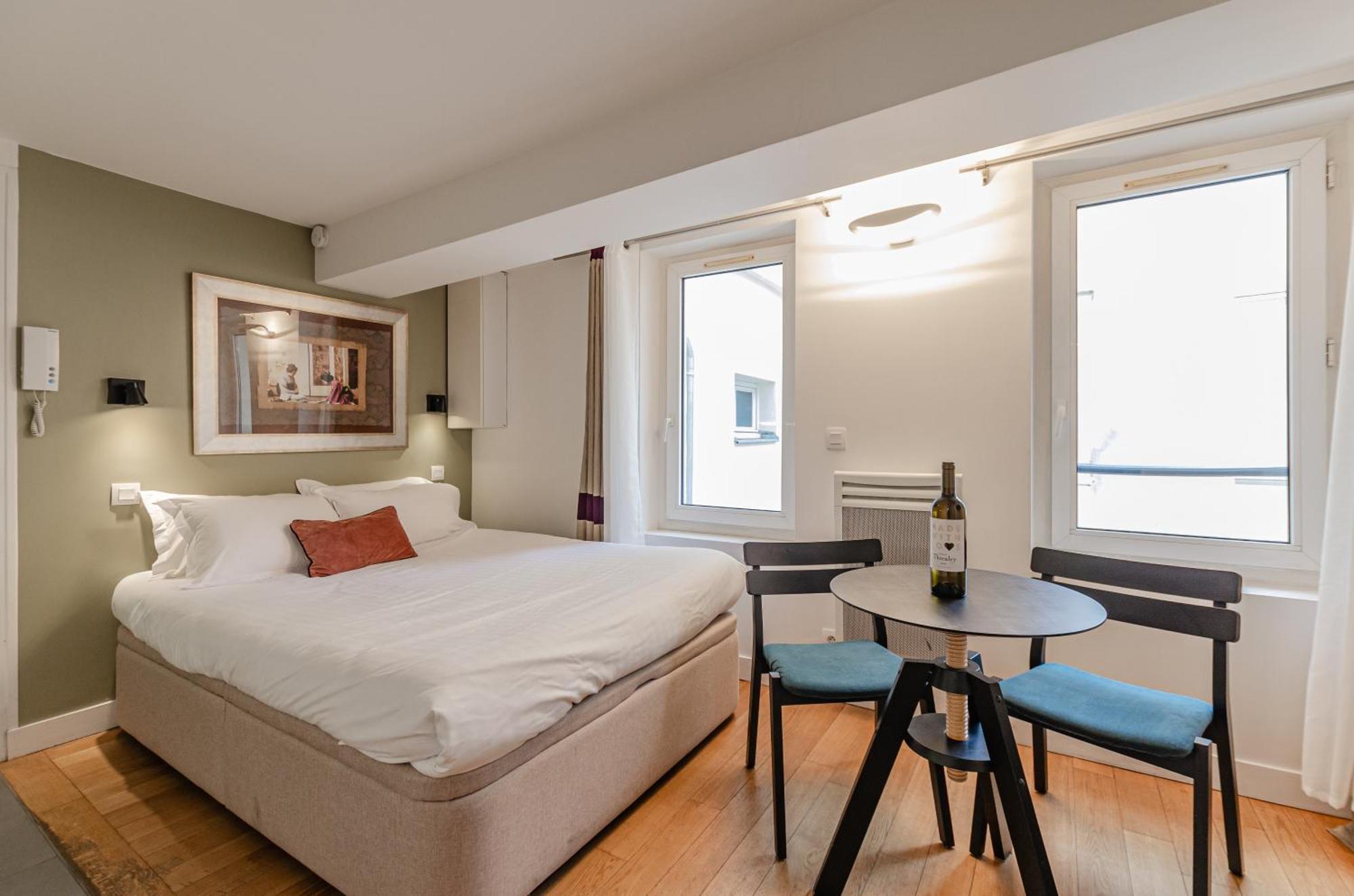 Apartment Parisian L Bellan Paris