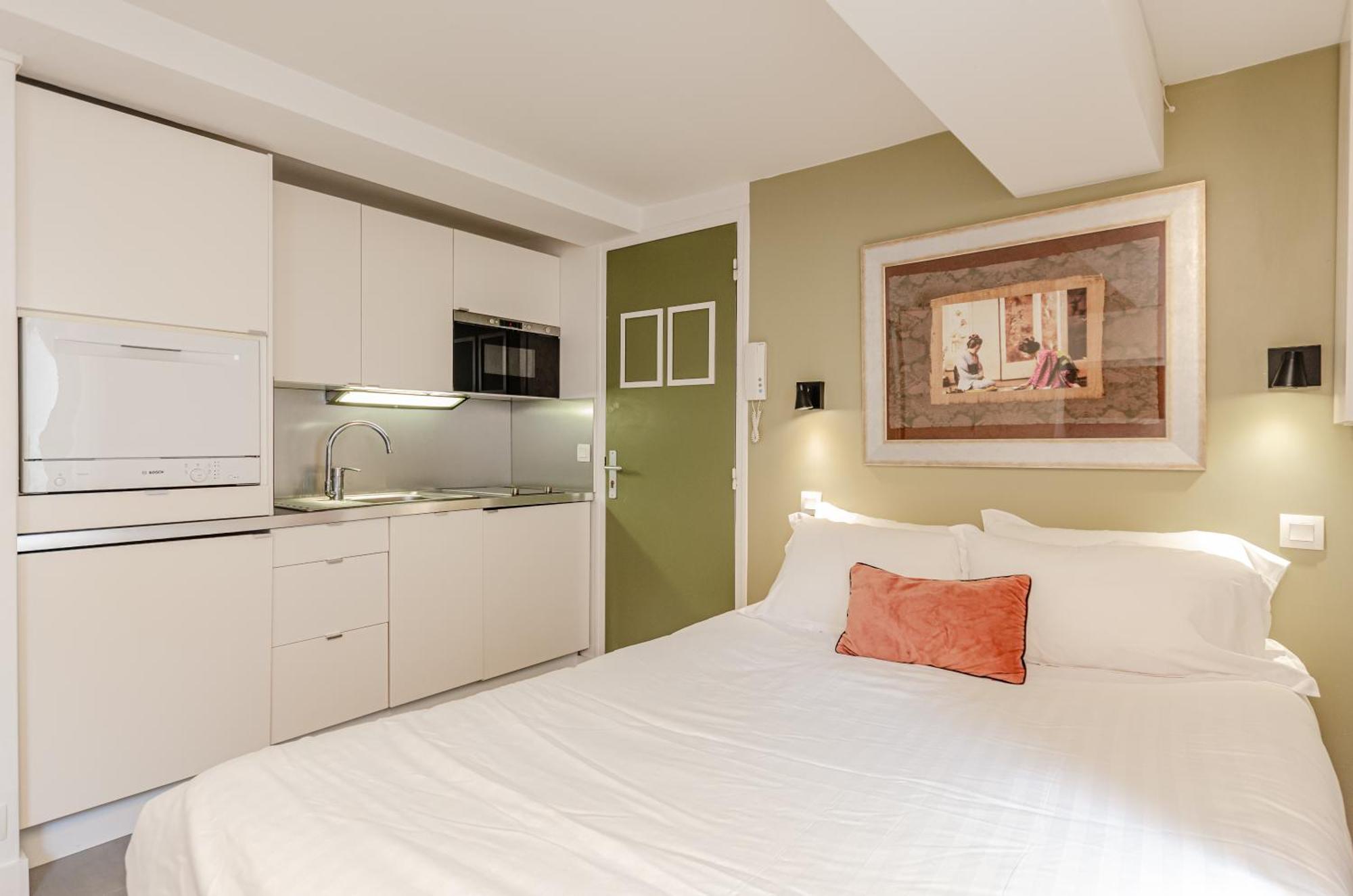 Parisian L Bellan Apartment